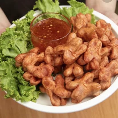 ใส้กรอกแดงทอด